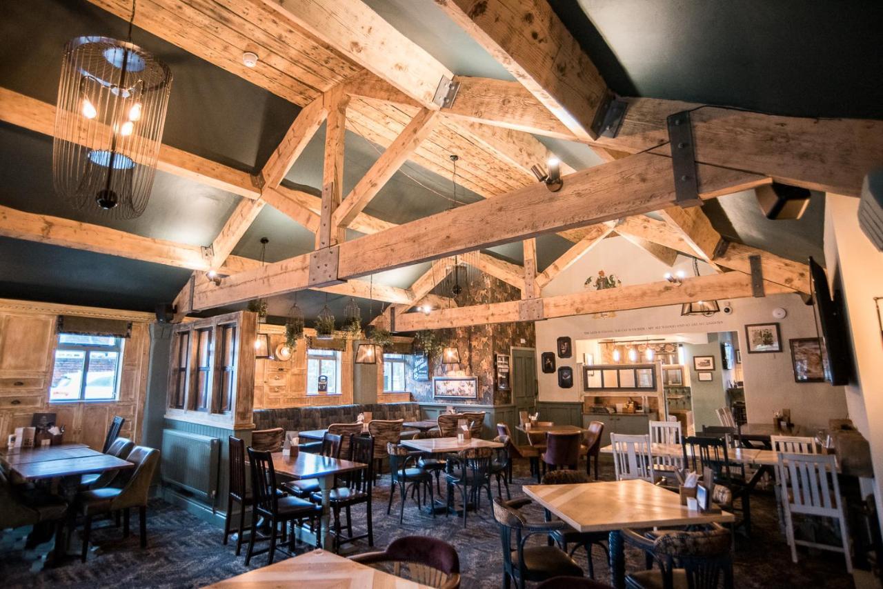 Cat & Lion Country Pub And Hotel Warrington Extérieur photo