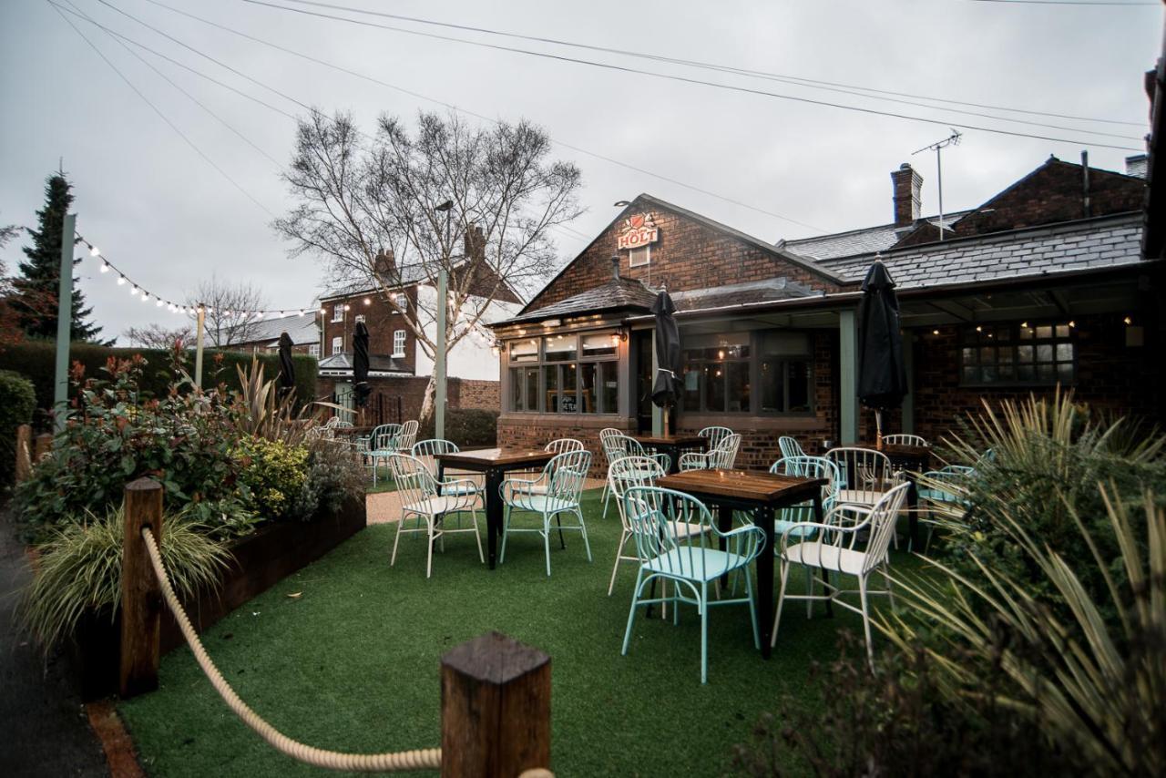 Cat & Lion Country Pub And Hotel Warrington Extérieur photo