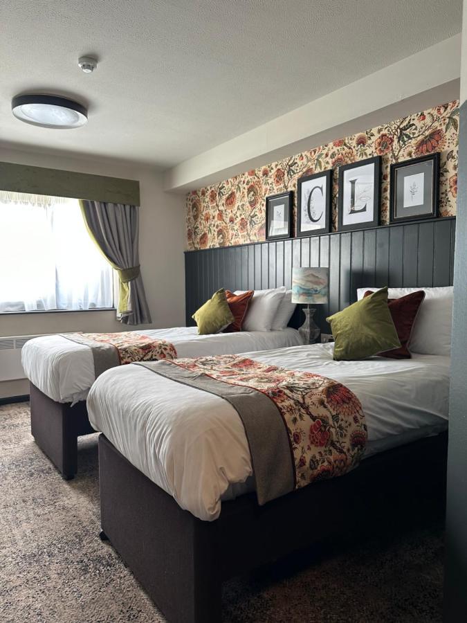 Cat & Lion Country Pub And Hotel Warrington Extérieur photo