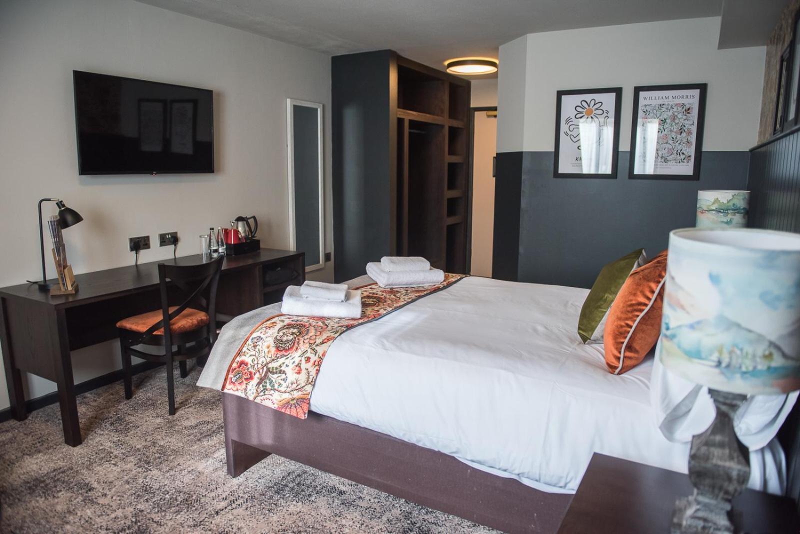 Cat & Lion Country Pub And Hotel Warrington Extérieur photo