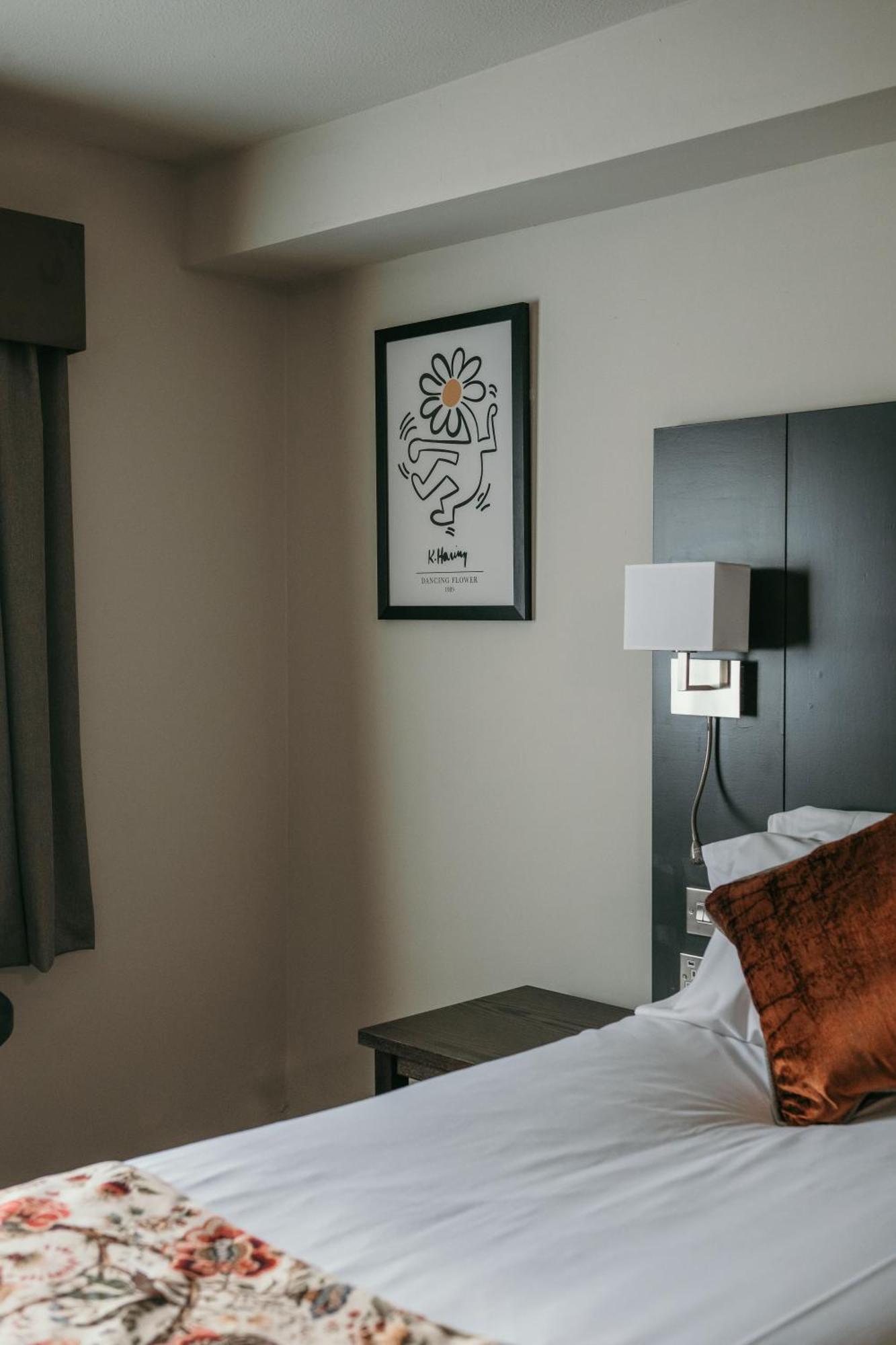 Cat & Lion Country Pub And Hotel Warrington Extérieur photo
